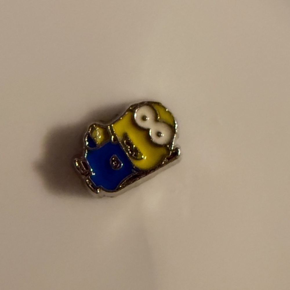 $1 MOVIE FLOATING CHARM~NEW~$1 WITH ANY $10 ORDER OR MORE - Picture 8 of 14